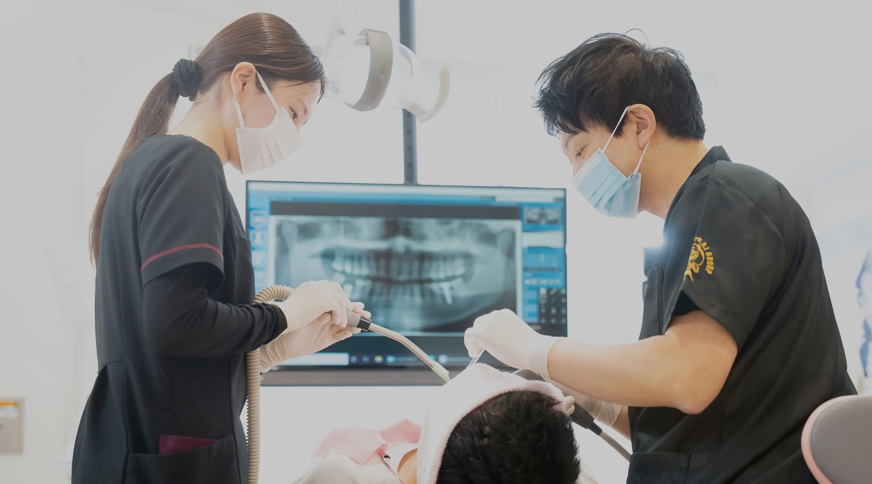 歯も未来もずっと笑顔に。Smiles for your teeth and future.